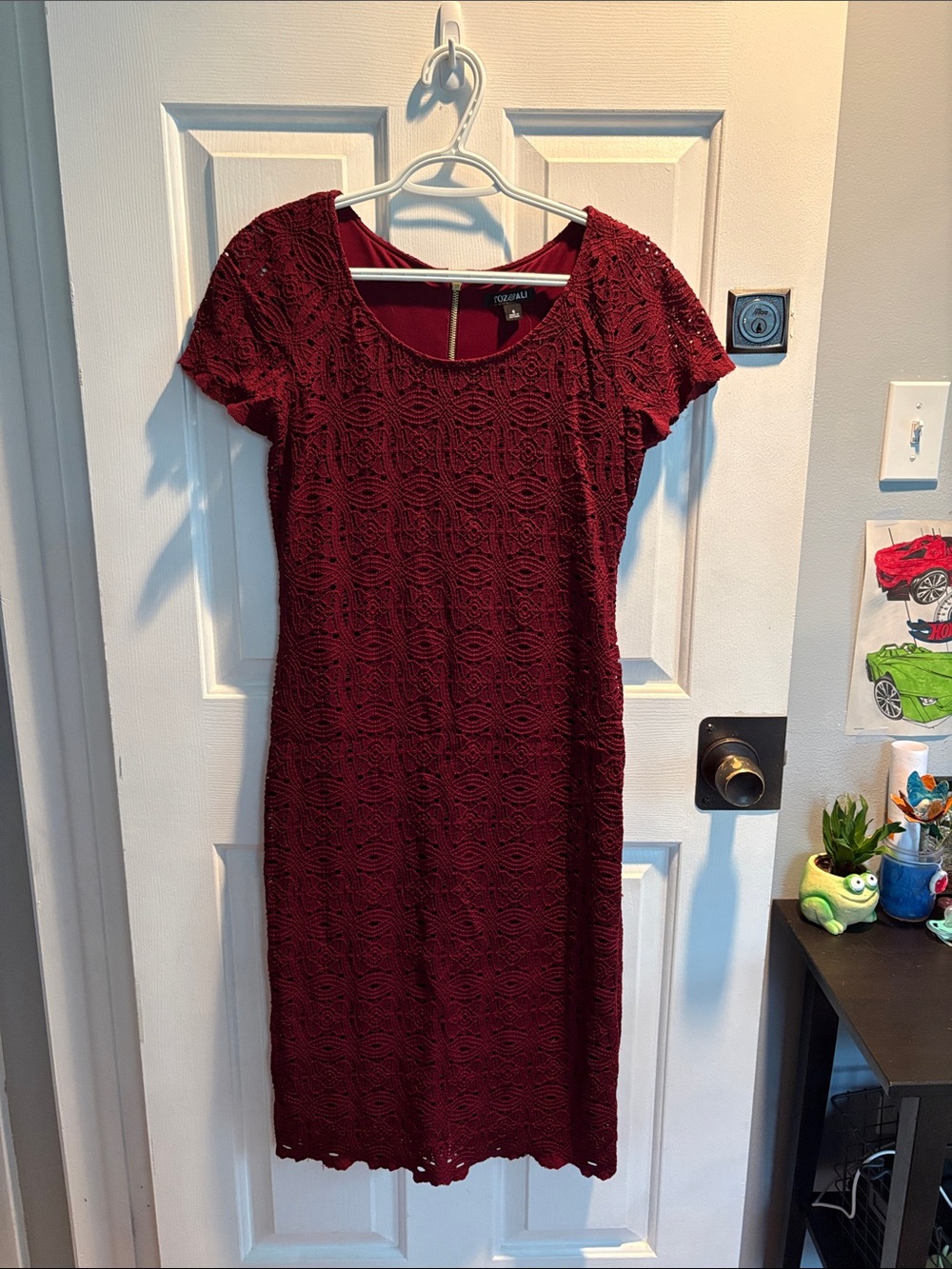 Roz & Ali Burgundy Lace Midi Dress